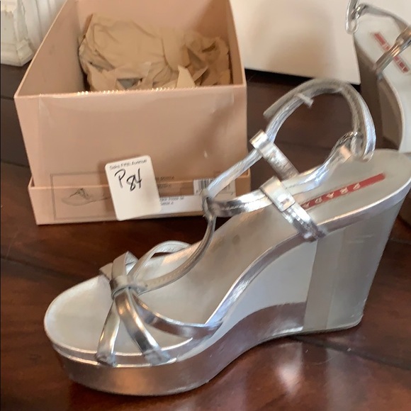 Prada’s - Picture 2 of 5